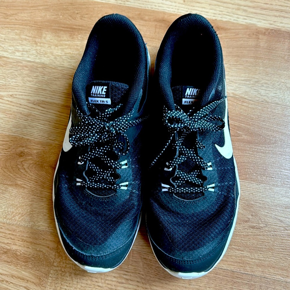 Nike Flex TR5  size 9.5